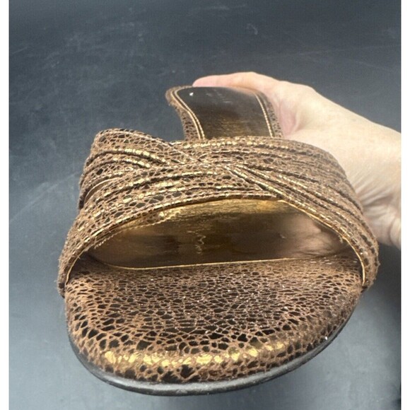 MICHELLE D Womens Gold Copper Metallic Slide Slip On Heeled Sandals Sz 8.5 - Picture 4 of 16